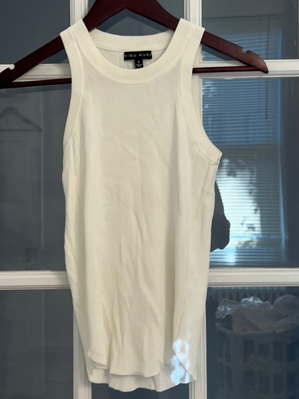 MIOU MUSE Women's White Ribbed Crewneck Tank Top Size S